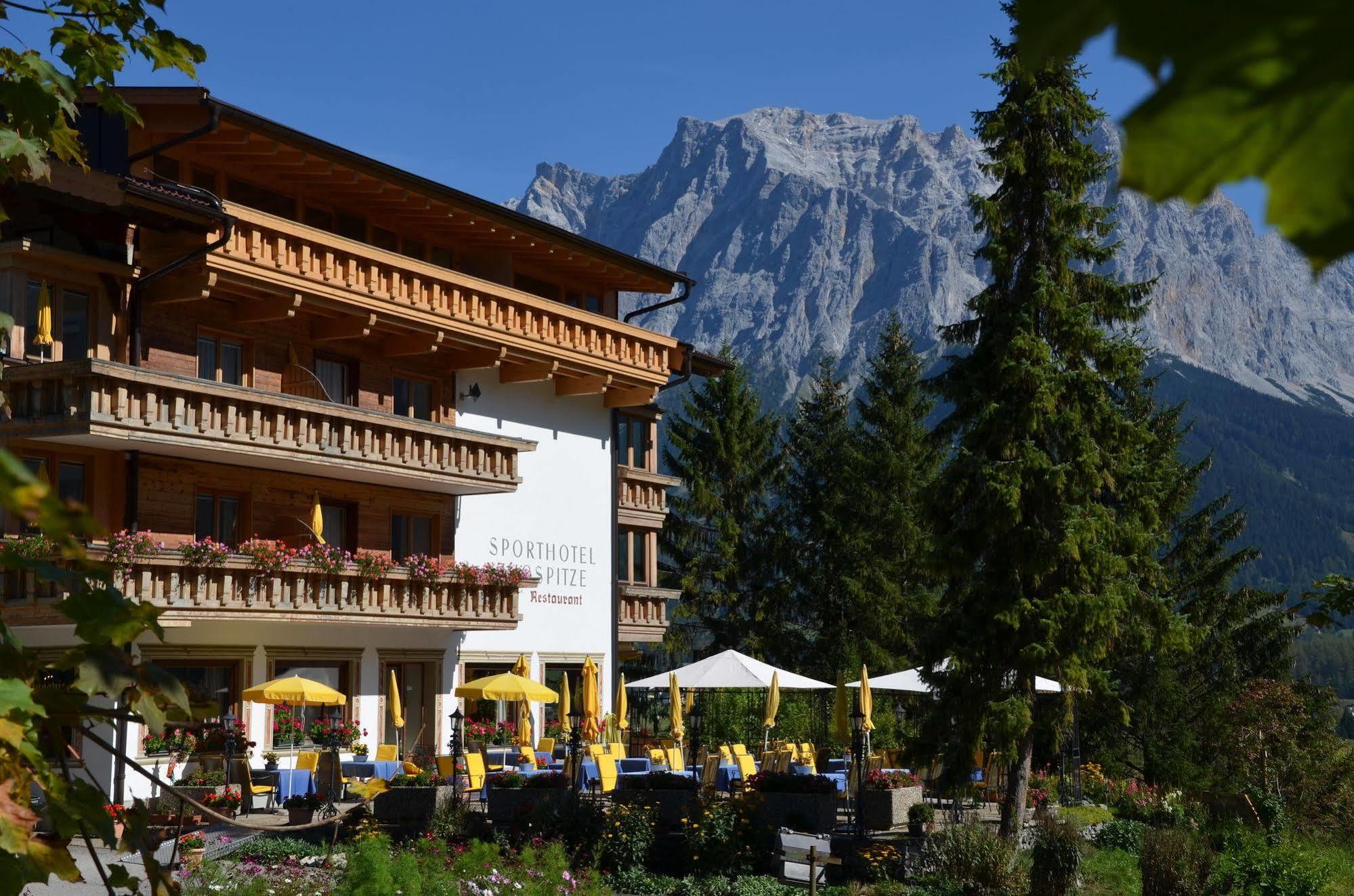 Sporthotel Zugspitze Lermoos Exterior photo