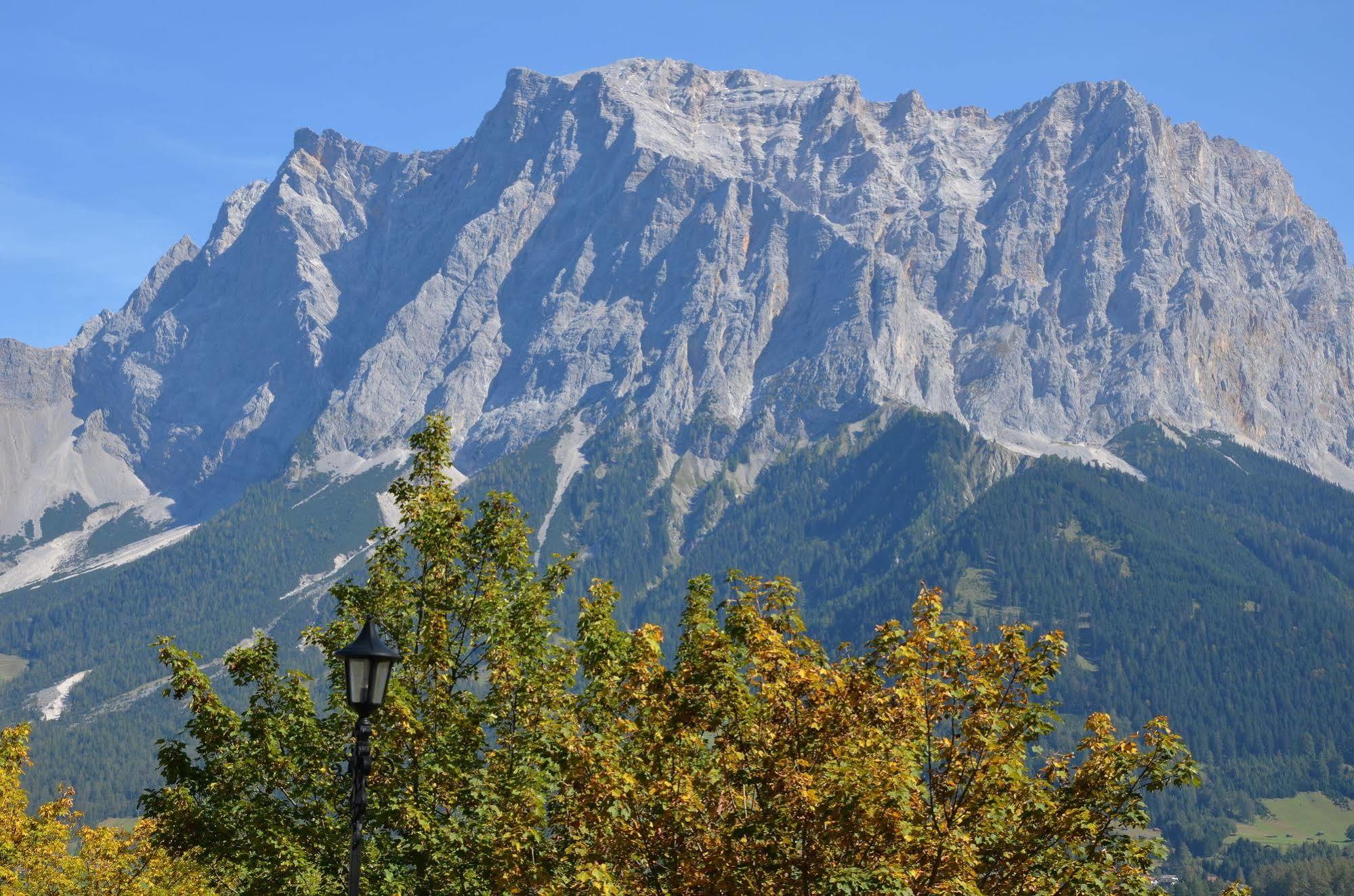 Sporthotel Zugspitze Lermoos Exterior photo